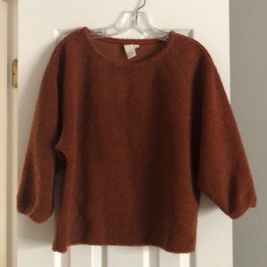 Women’s three length sleeve sweater